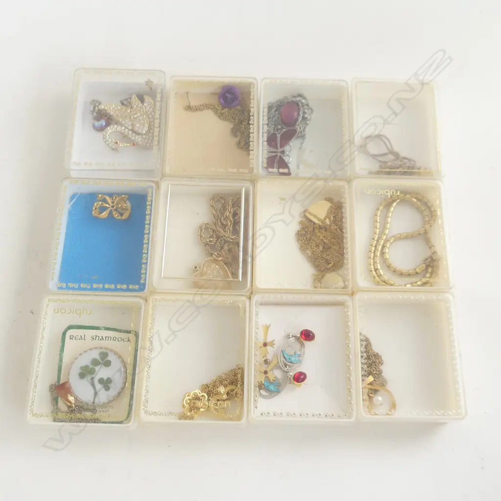 BOX ASST COSTUME JEWELLERY; NECKLACES, PENDANTS, EARRINGS ETC. Image 1++