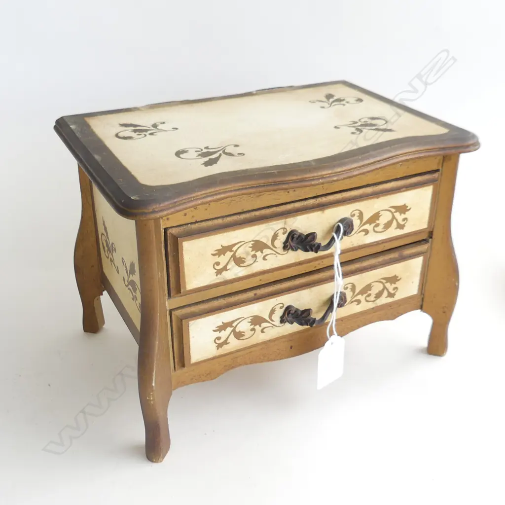 OLD WOODEN 2 DRAWER MUSICAL JEWELLERY BOX (L 235MM), TOP DRAWER FULL OF COSTUME JEWELLERY Image 1++