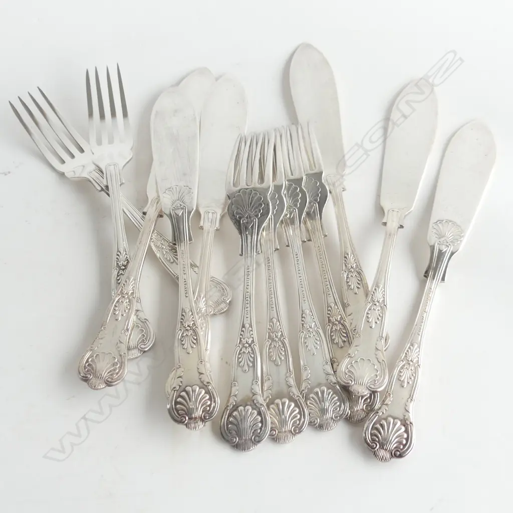 KINGS PATTERN 12 PCE SILVER PLATE FISH CUTLERY SERVICE BY JOHN TURTON, SHEFFIELD Image 1++