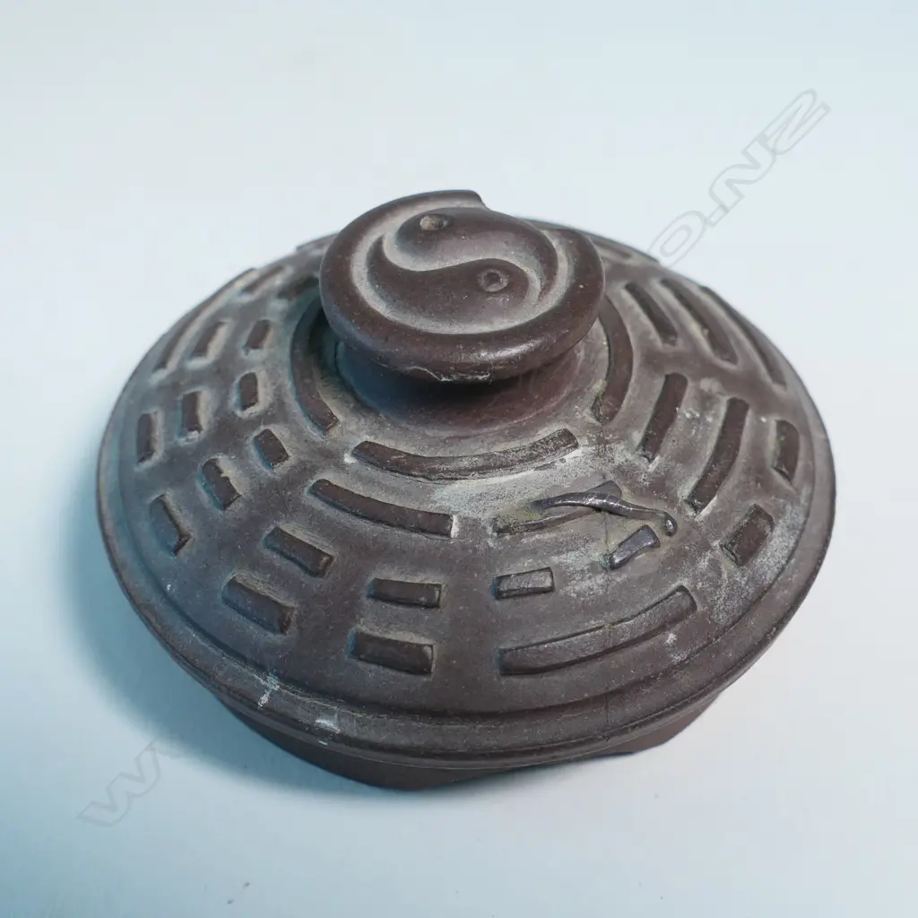 YIXING TEAPOT, MARKED 宜興紫砂 (YIXING ZISHA), MODELLED AS BUNDLED YARROW STALKS , I-CHING TRIGRAM PATTERN LID, CHIPS. W.190 Image 1++