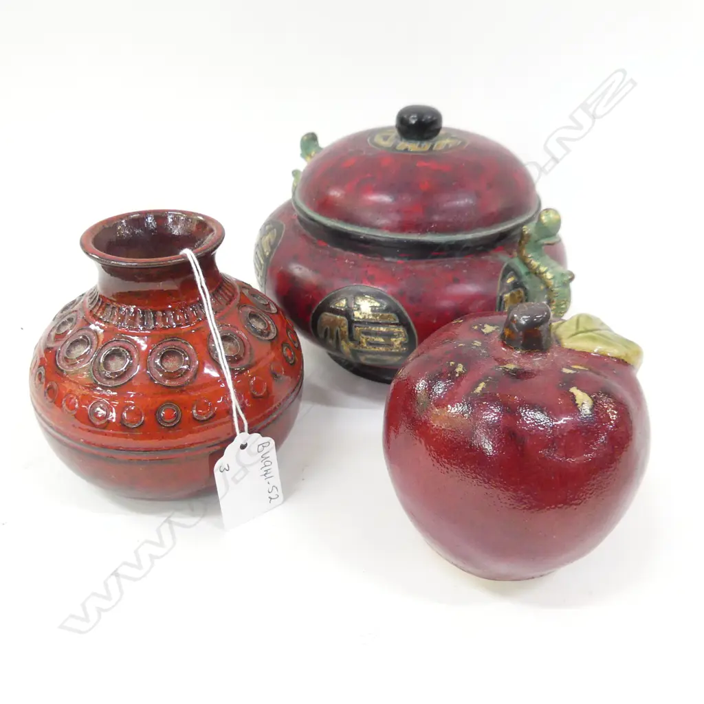 CHINESE LIDDED BOWL AND A POTTERY VASE AND A POTTERY APPLE Image 1++