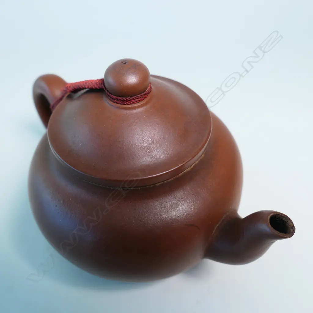 CHINESE YIXING SQUAT SPHERICAL TEAPOT, MARKED TO THE BASE AND COVER 蔣彥 (JIANG YAN), CRAFTSMAN. SMALL FRITS. W.160mm Image 1++