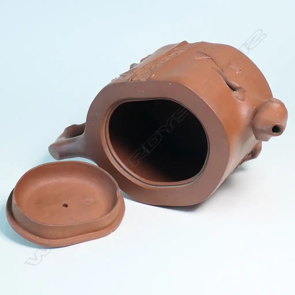 YIXING TEAPOT, MARKED TO THE BASE 宜興紫砂名壶, (YIXING ZISHA FAMOUS POT) & TO THE COVER 景銘 (JING MING), MINOR FRITS.... Image 1++