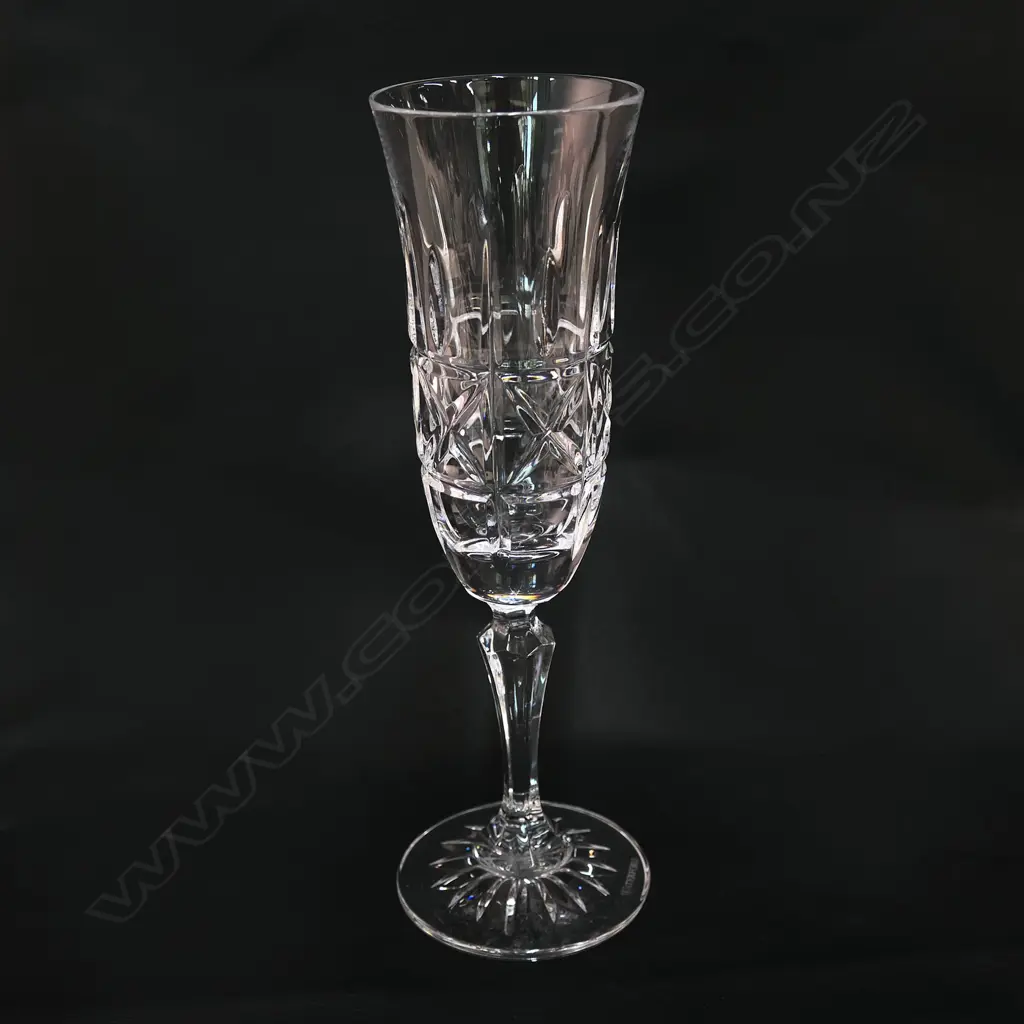A set of six Waterford crystal champagne flutes, Image 1++