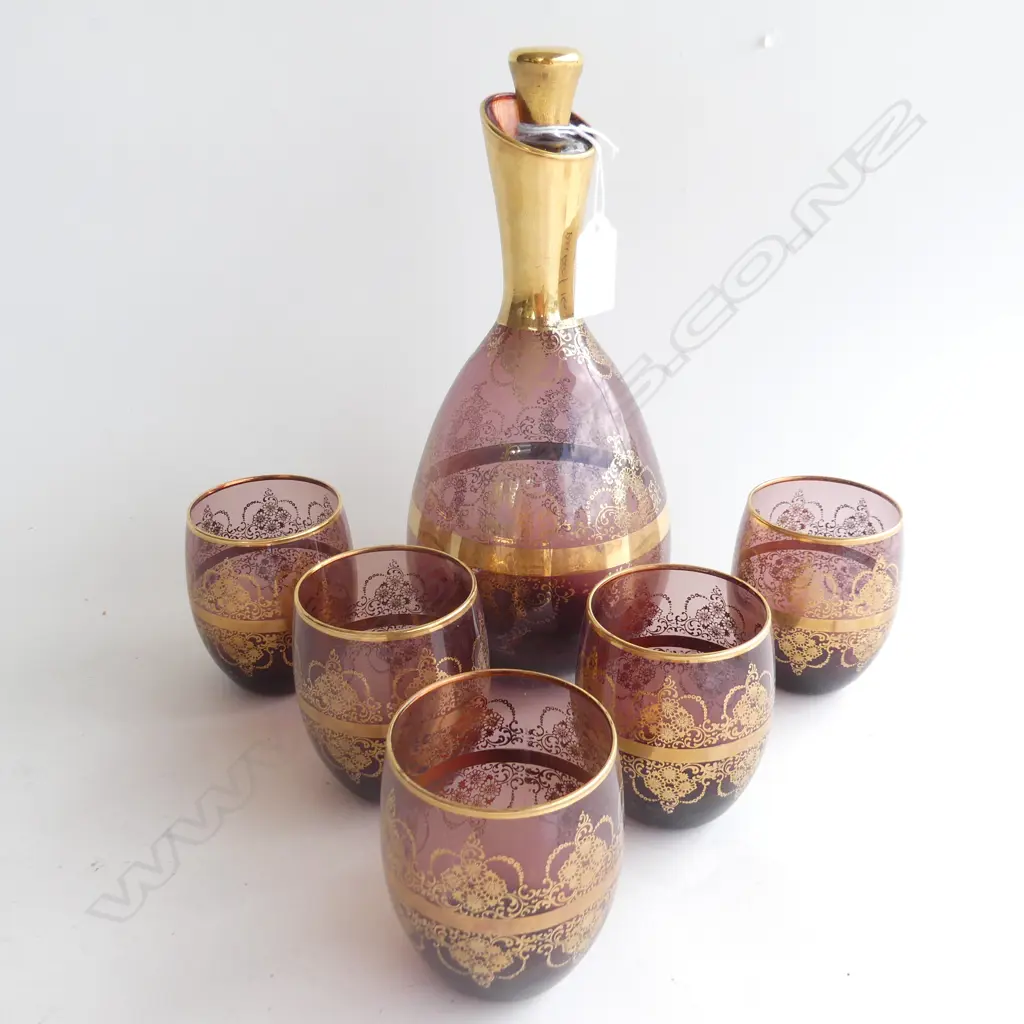 2 VINTAGE GLASS SETS; DECANTER & 5 GLASSES + JUG & 6 GLASSES Image 1++
