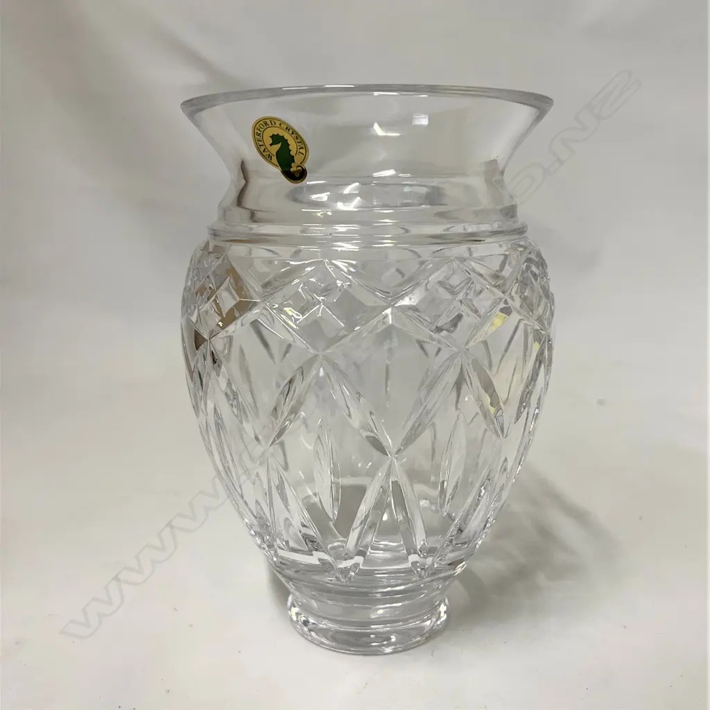 WATERFORD CRYSTAL VASE diamond decoration H.180mm. Image 1++