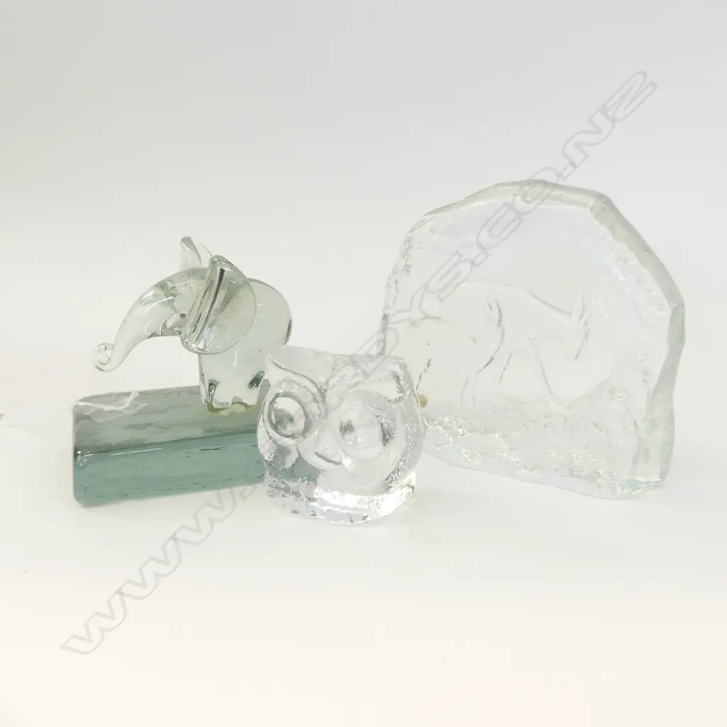 OLD GLASS ELEPHANT ADVERTISING PAPERWEIGHT, GLASS OWL (H 65MM) +REIJMYRE SWEDISH GLASS DEER SCULPTURE 120 X 140MM Image 1++