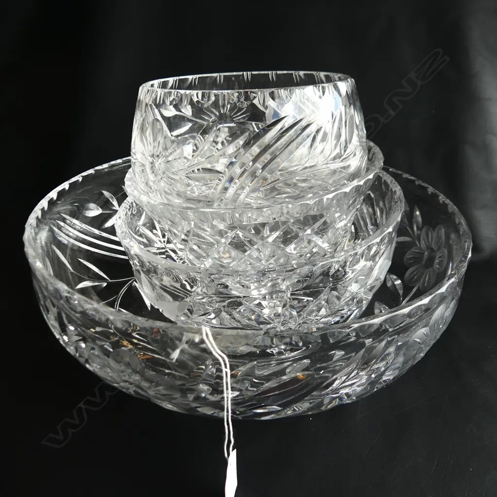 4 CRYSTAL BOWLS LARGEST 290mm dia Image 1++
