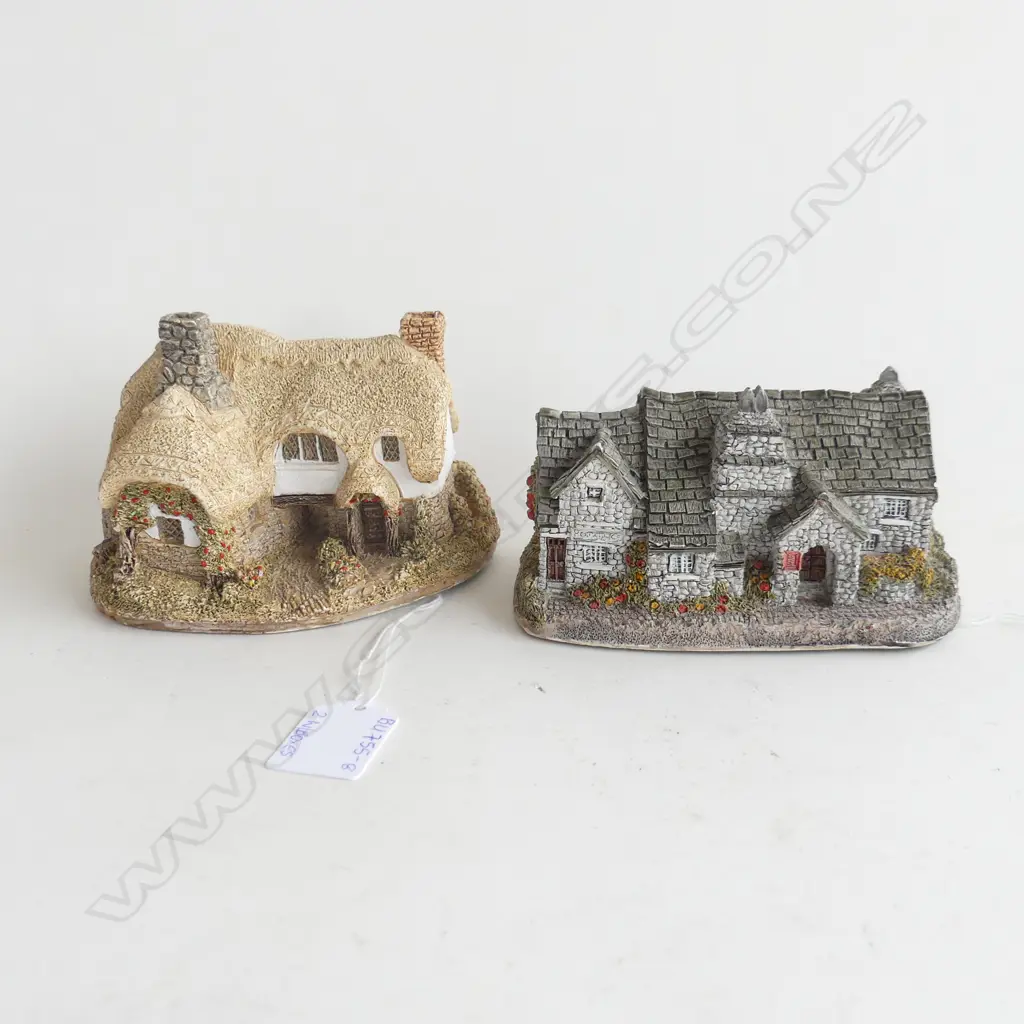 2 LILLIPUT LANE COTTAGES WITH BOXES; OSTLERS KEEP & TINTAGEL  Image 1++