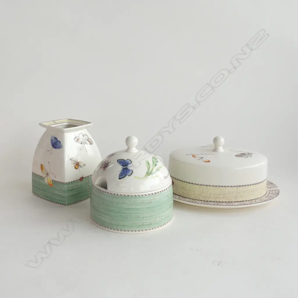 WEDGWOOD 'SARAH'S GARDEN' LIDDED HONEY POT & VASE (H115MM) (BOTH NEW IN BOXES) + CHEESE DISH (L 200MM) (NO BOX) Image 1++