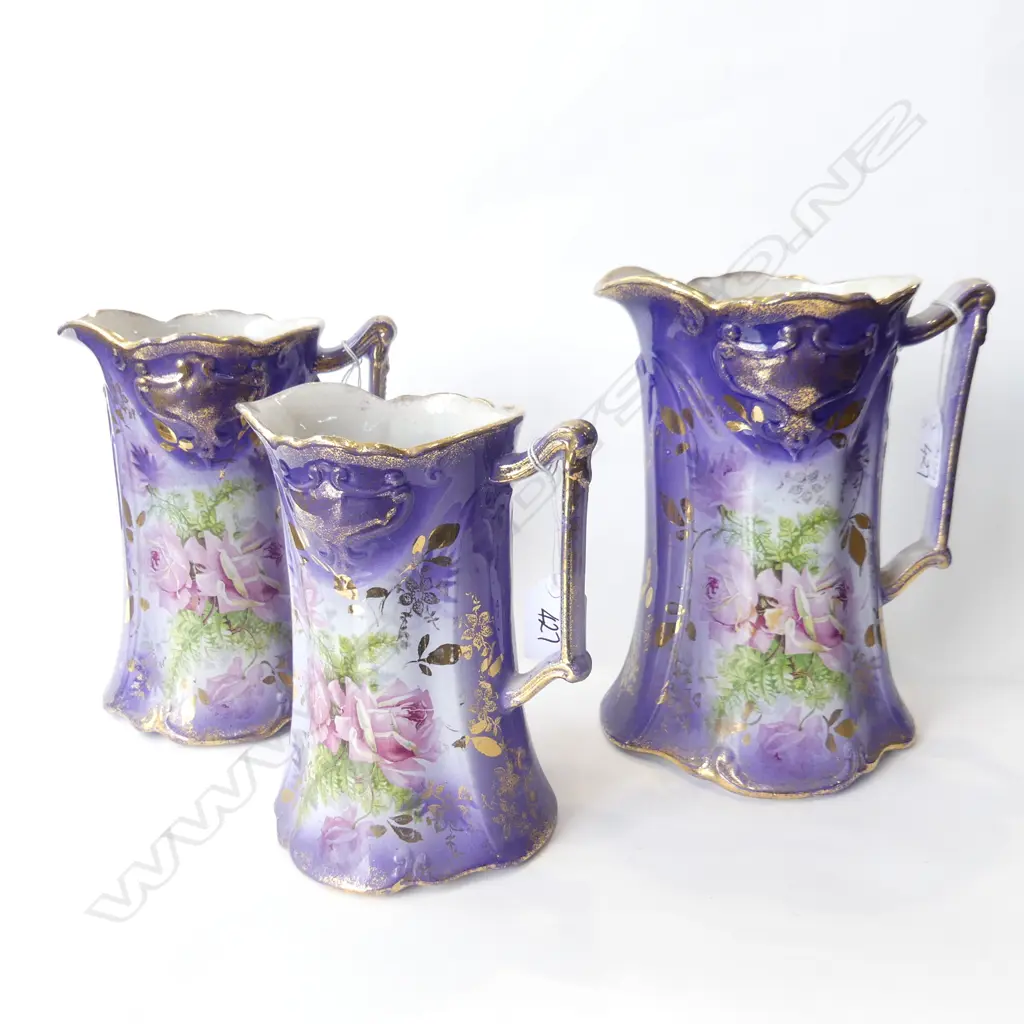 THREE PORCELAIN ENGLISH GRADUATING JUGS – H.170mm-220mm Image 1++
