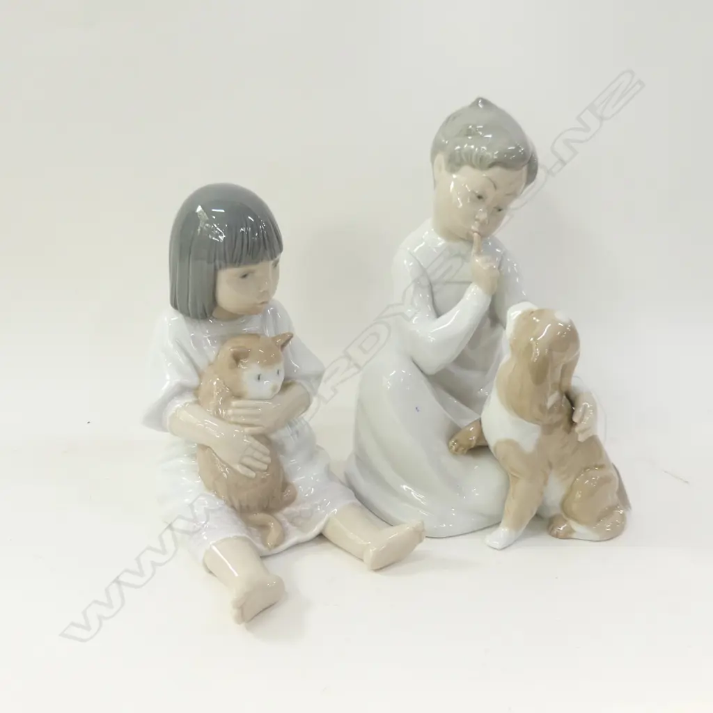 2 FIGURINES; LLADRO BOY & DOG, NAO GIRL & CAT H.190mm Image 1++