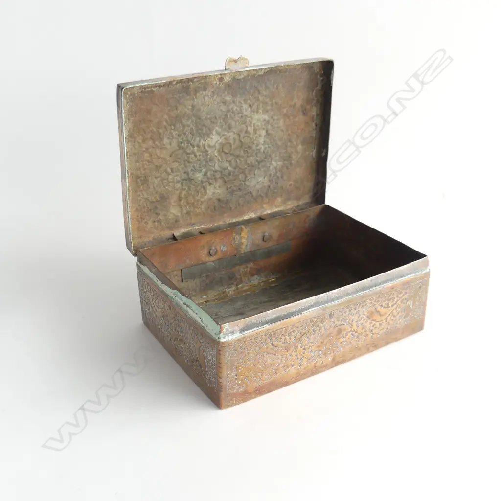 OLD TURKISH EMBOSSED COPPER BOX 145 X 110 X 55MM Image 1++