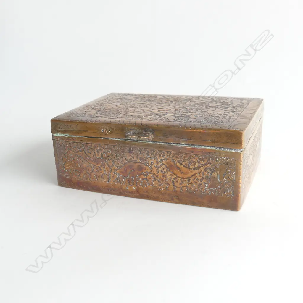 OLD TURKISH EMBOSSED COPPER BOX 145 X 110 X 55MM Image 1++