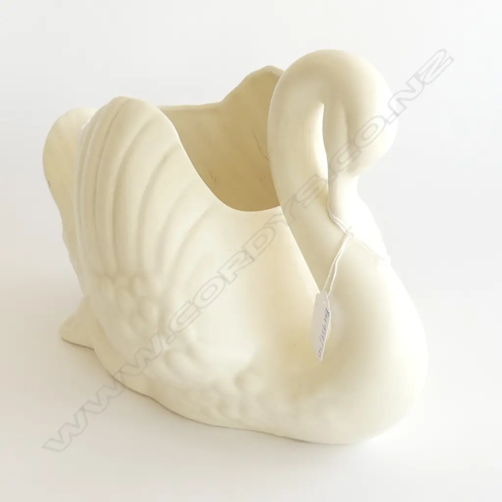 LGE WHITE CROWN LYNN SWAN hairline to wing H.210mm Image 1++