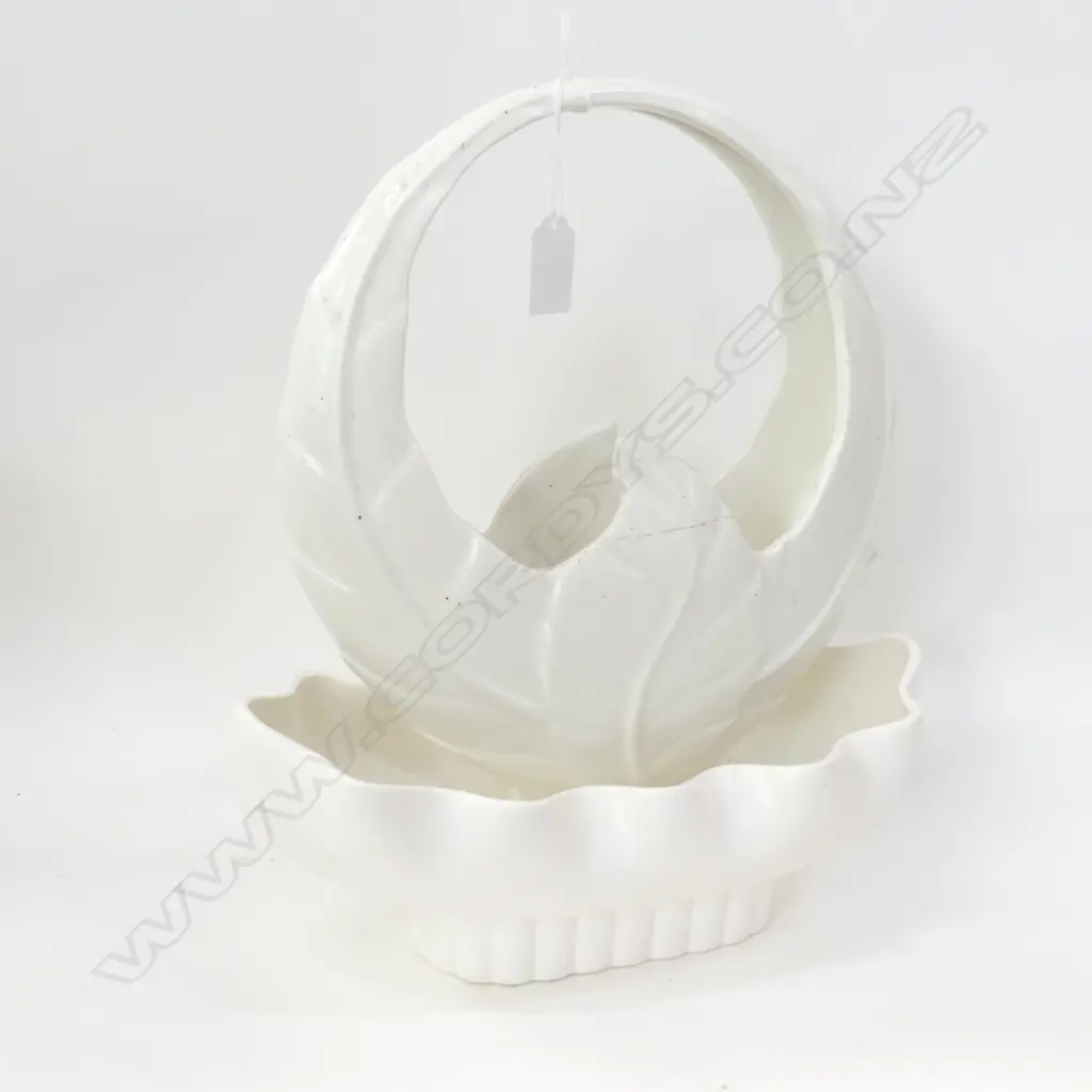 CROWN LYNN WHITE VASE #669  + WHITE BESWICK 819 VASE (A/F Image 1++