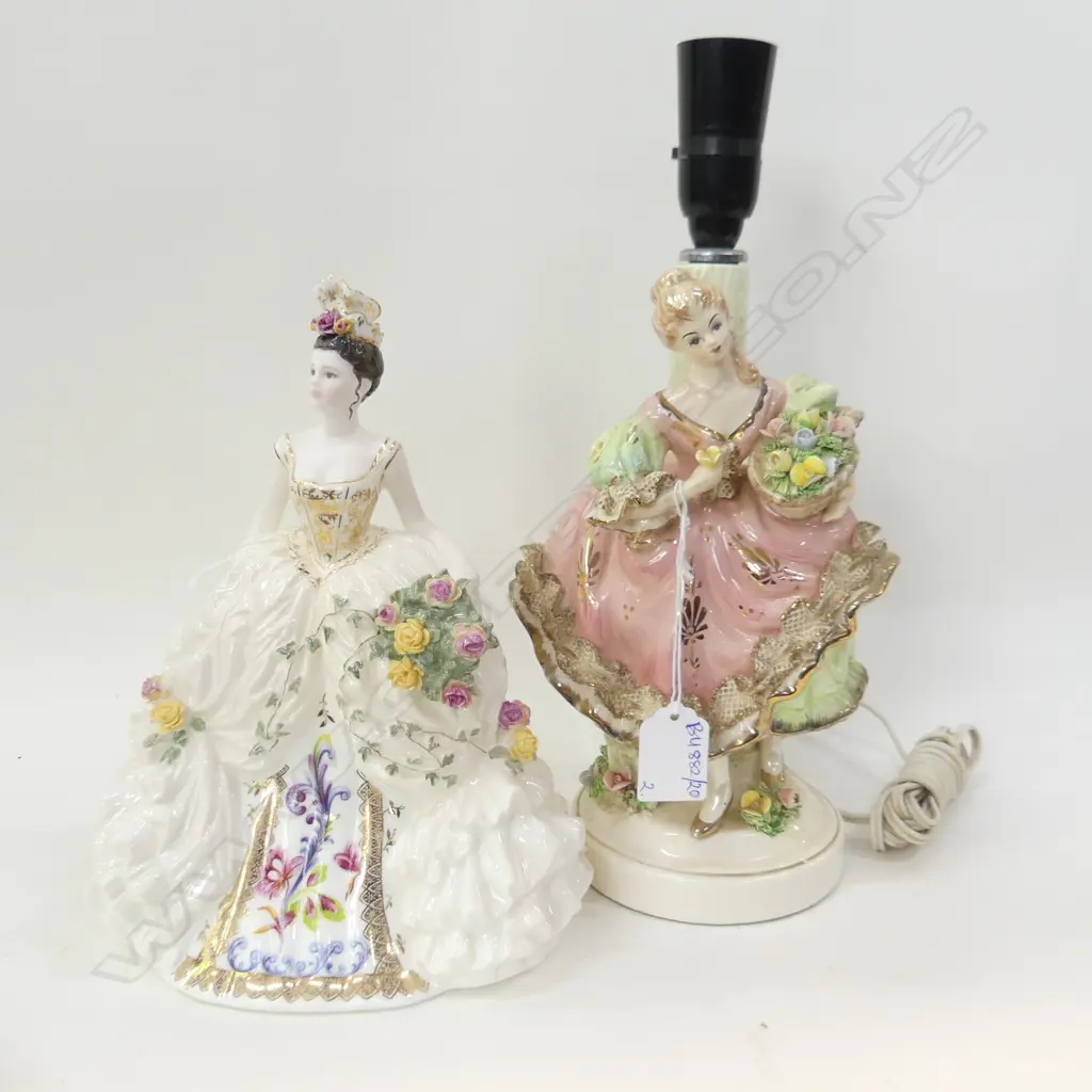 COALPORT FIGURINE 'MY DEAREST EMMMA' + 'GAYLITE' LAMP H.320mm Image 1++