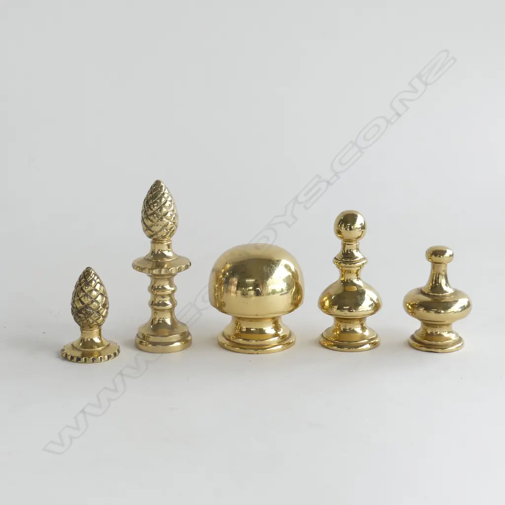 5 ASST HEAVY BRASS DOOR KNOBS  Image 1++