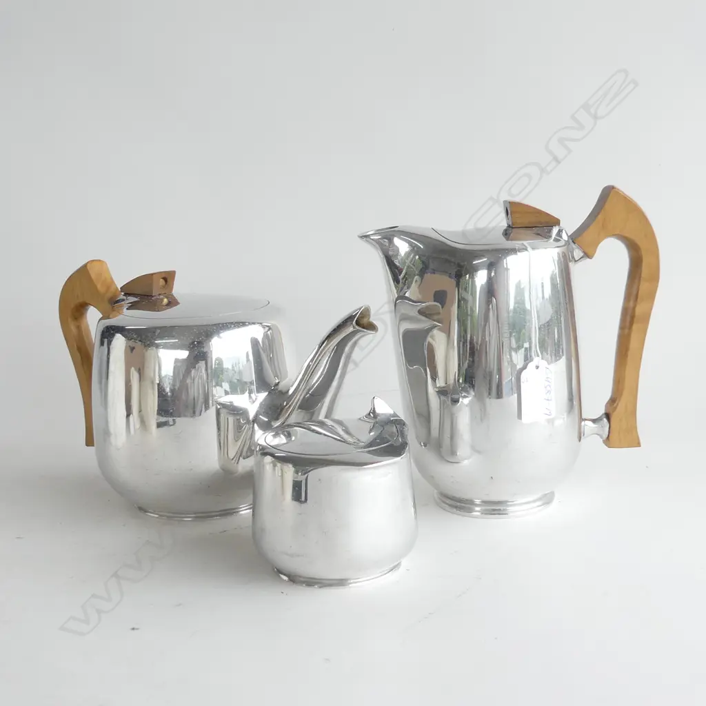 3 PCE PICQUOT WARE ALUMINIUM TEA SET 1950/60. tea pot hot water pot & sugar bowl Image 1++
