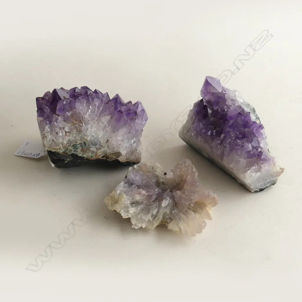 3 PURPLE AMETHYST GEODES H.110mm Image 1++
