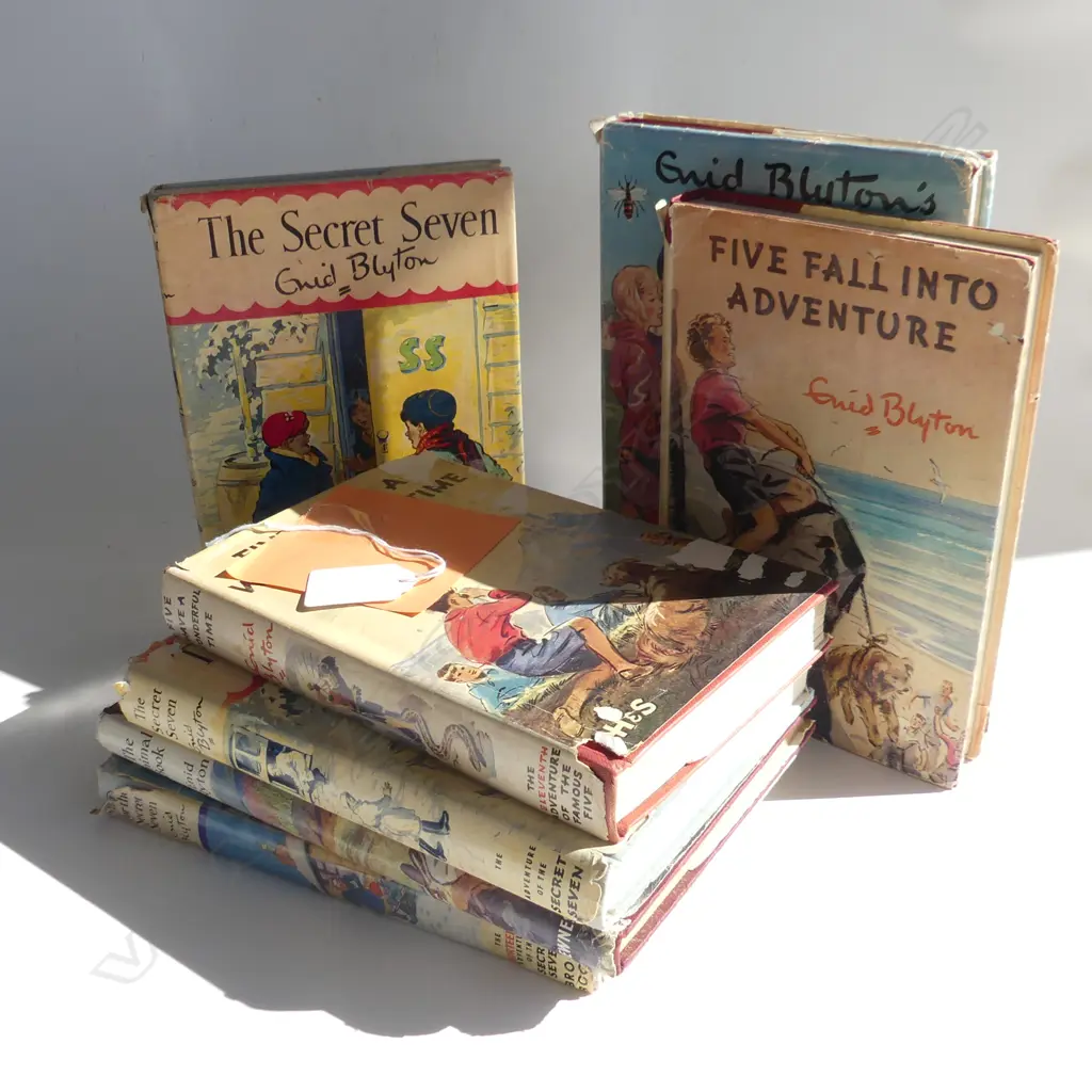 7 ASST OLD ENID BLYTON HARD COVER BOOKS; SECRET SEVEN, FAMOUS FIVE ETC. Image 1++
