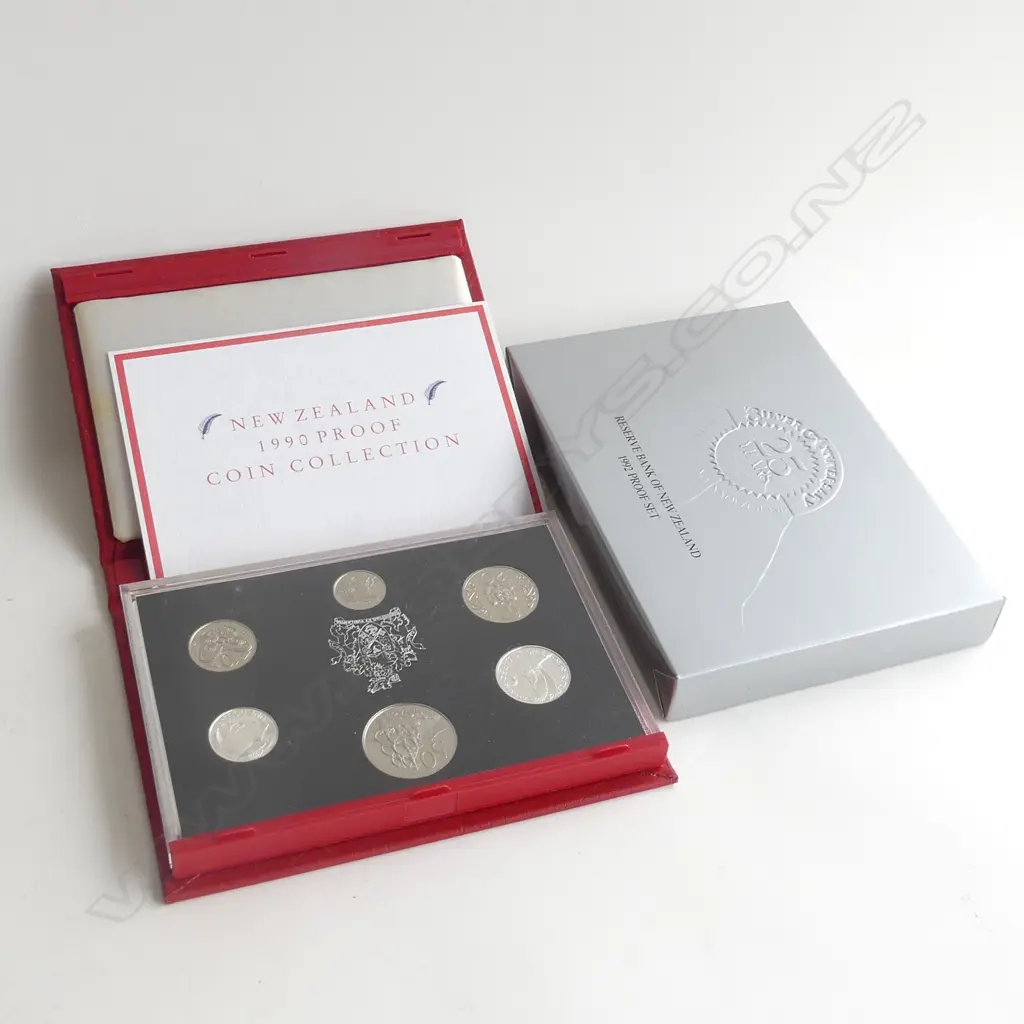 NZ PROOF COIN SETS 1990 + 1992 25 YEARS Image 1++