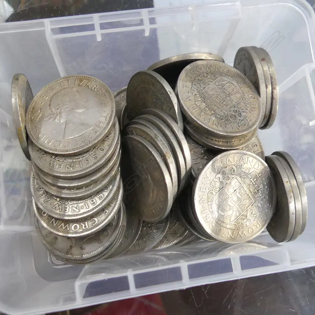 SM BOX OLD NZ HALF CROWNS  Image 1++