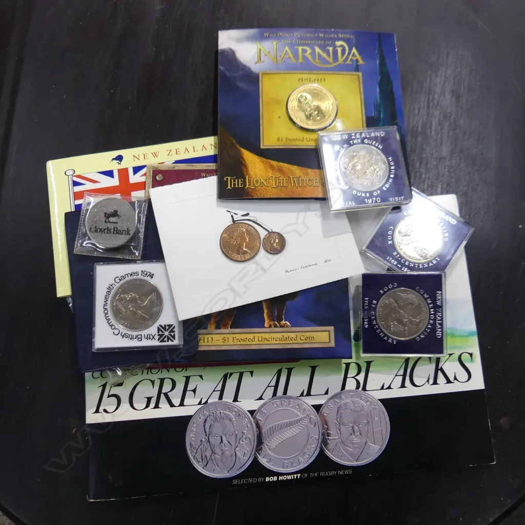 BAG ASST COMMEMORATIVE COINS IN PACKS INCL ALL BLACK, NARNIA, PENNY FARTHING ETC. Image 1++