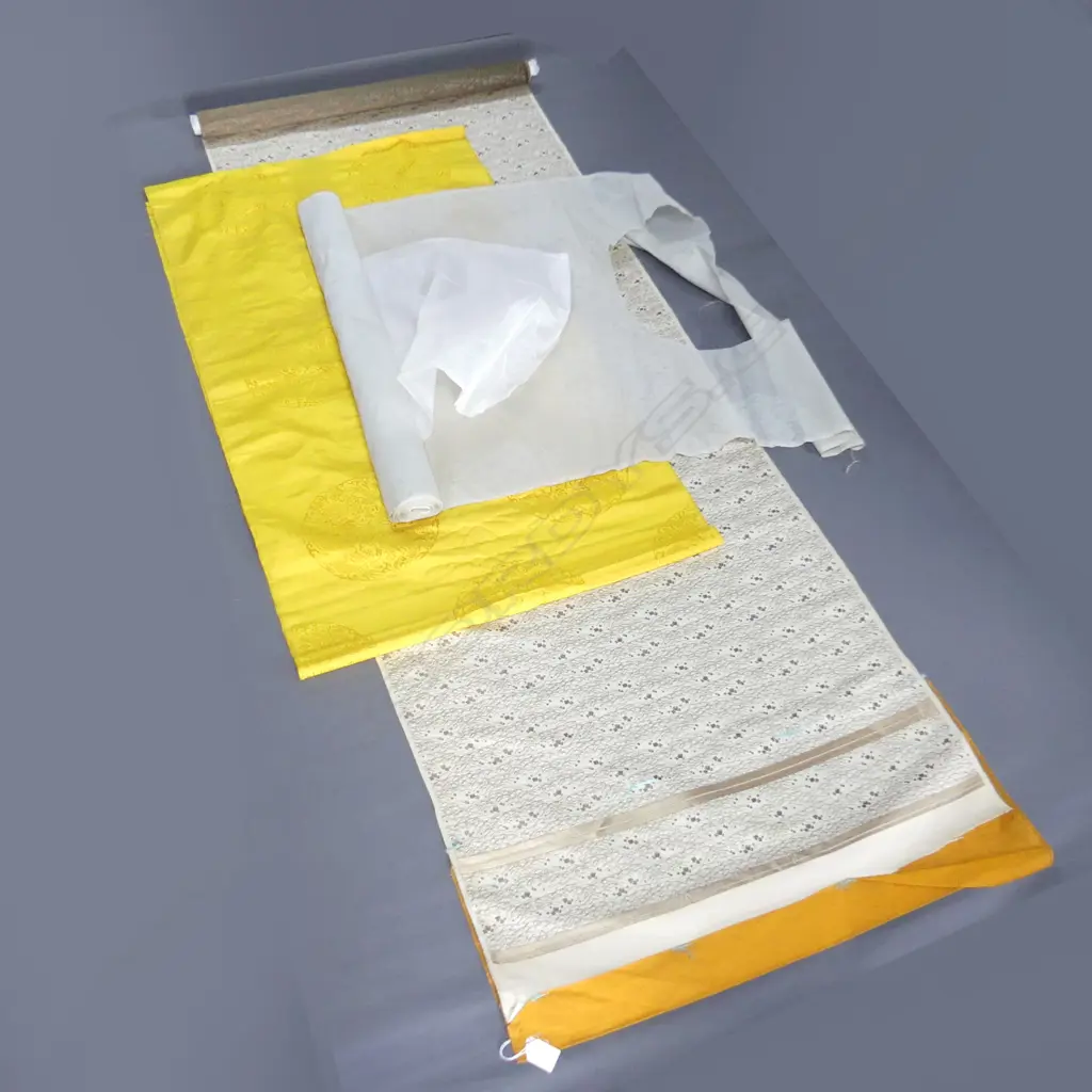 3 LENGTHS OF ORIENTAL FABRIC  Image 1++
