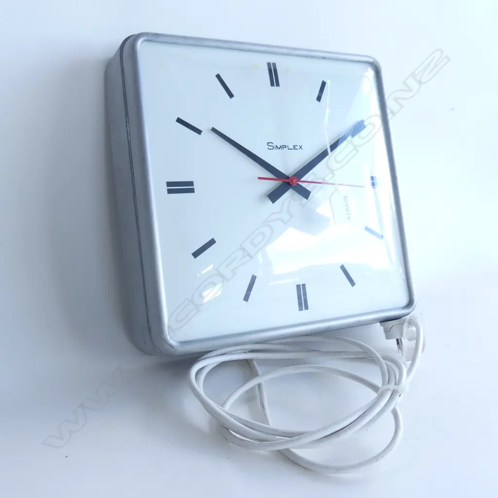 VINTAGE SIMPLEX SQUARE WALL CLOCK 320x320mm Image 1++