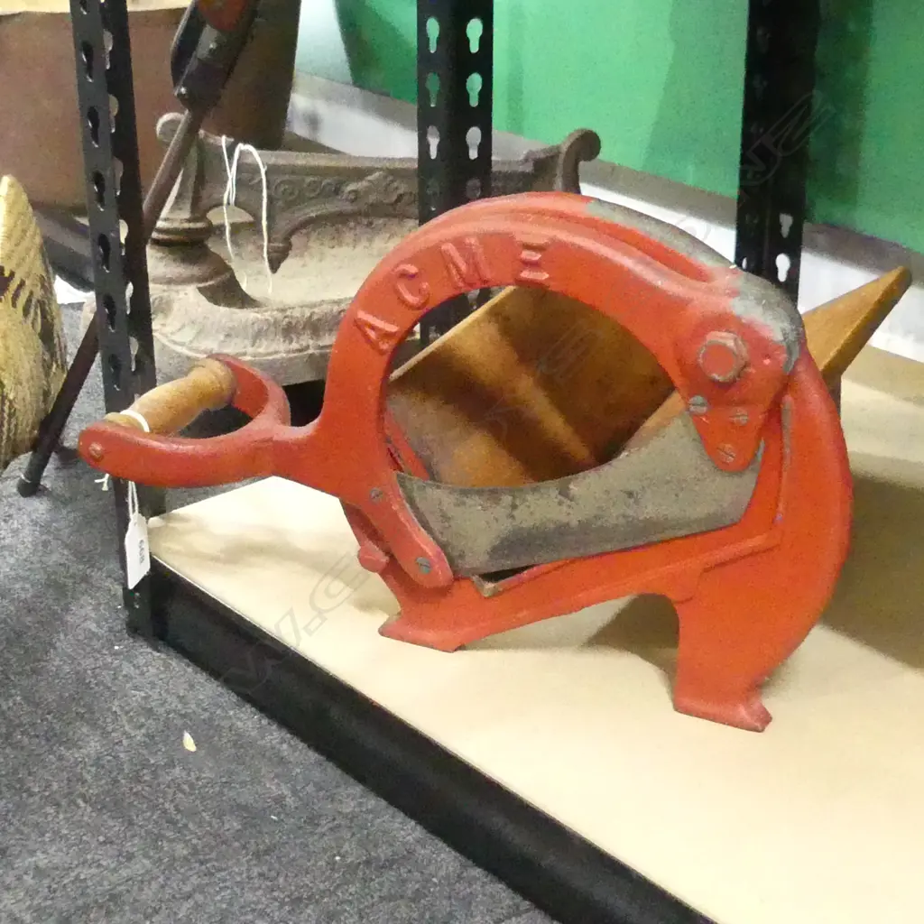 VINTAGE RED PAINTED METAL AMMUNITION CRATE W.550mm Image 1++