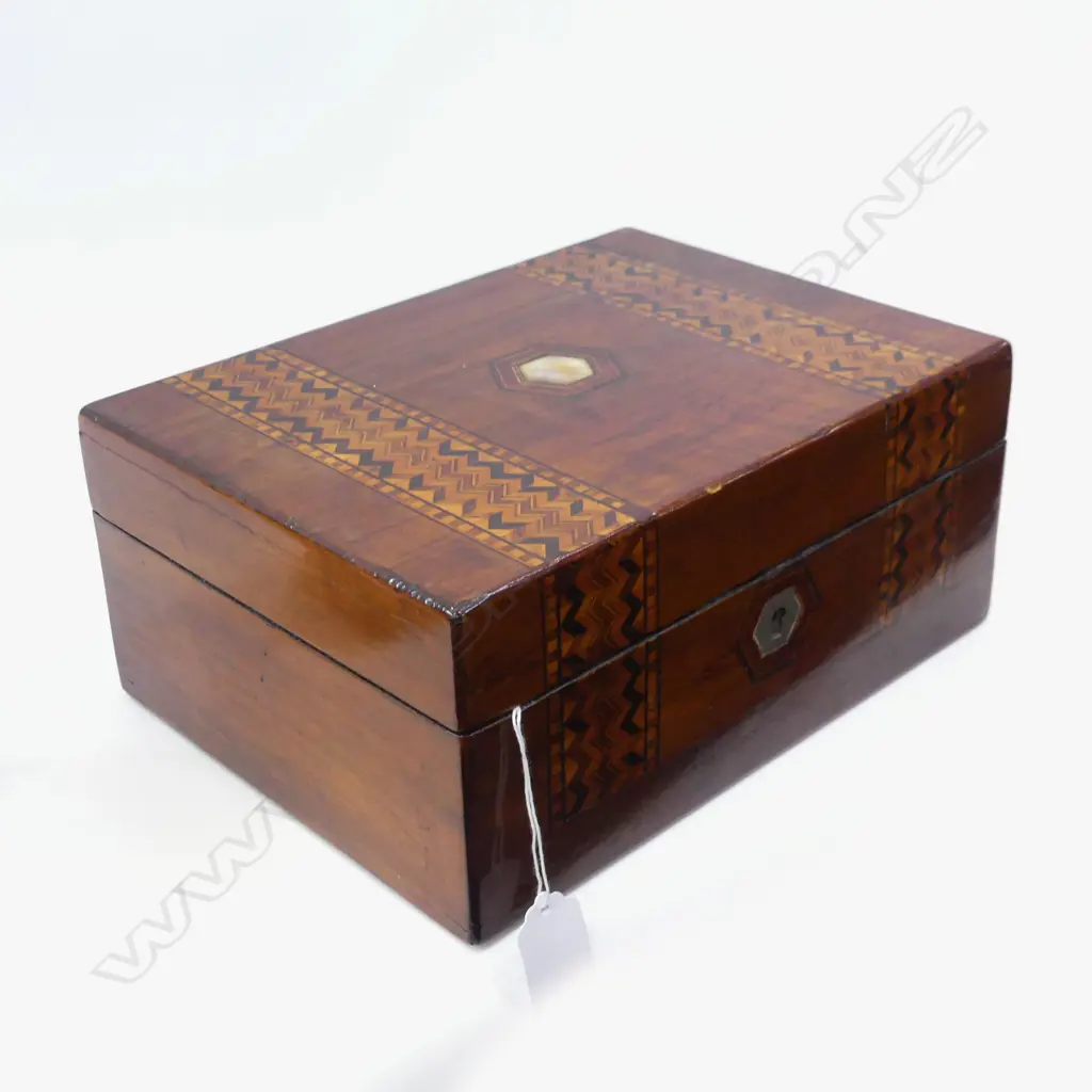INLAID WOODEN JEWELLERY BOX L 270MM WITH KEY Image 1++