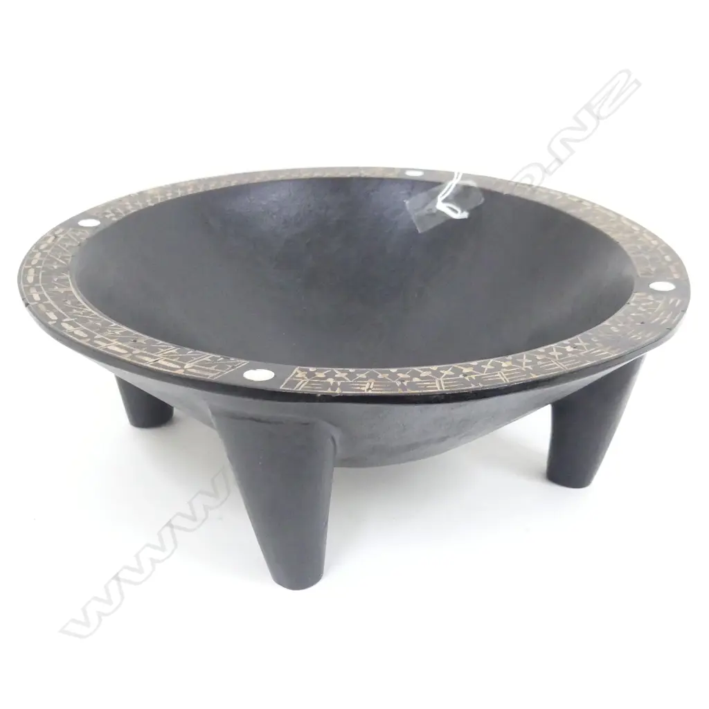 WOODEN KAVA BOWL WITH MOP INLAY RIM DIA 320MM Image 1++