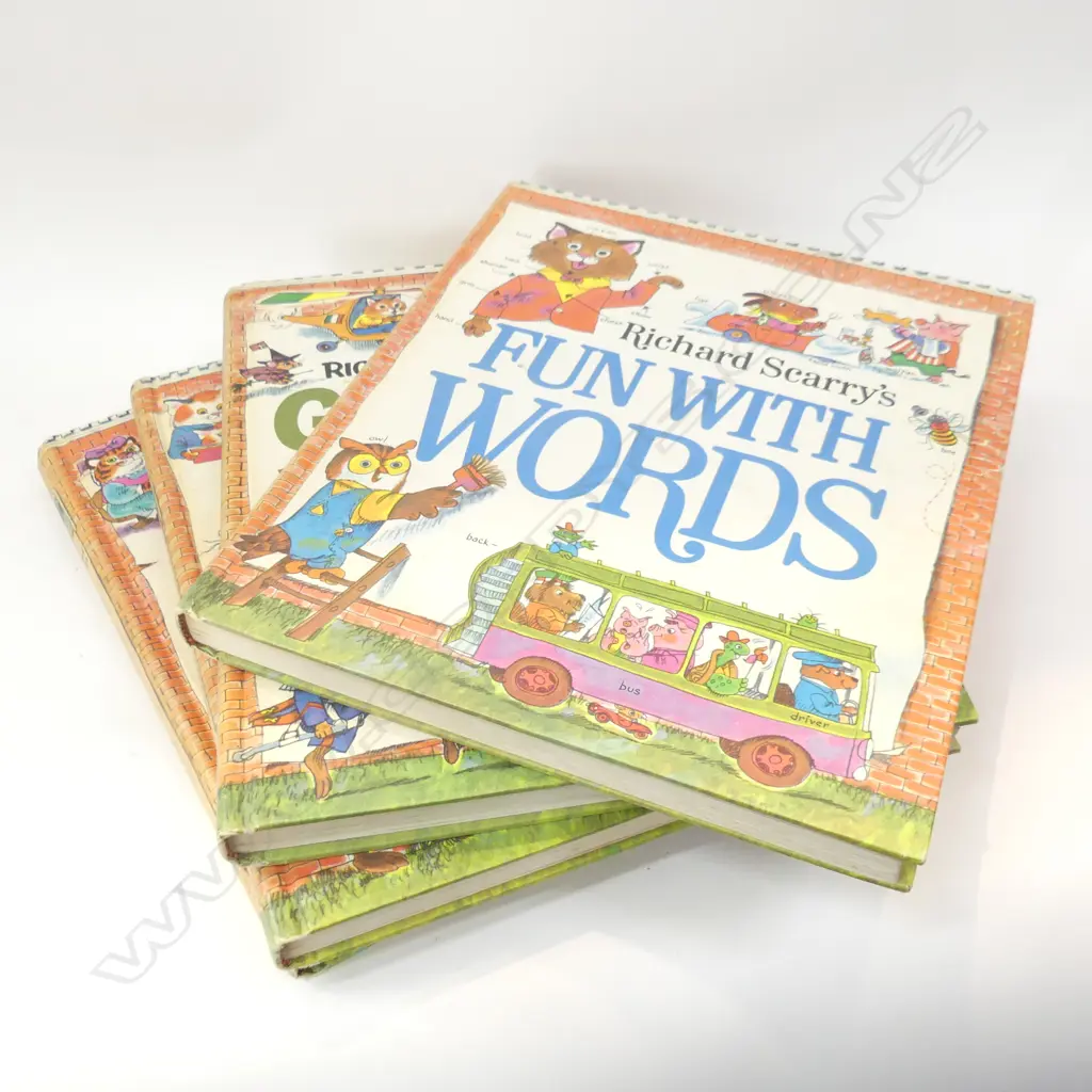 VINTAGE BOX SET OF 4 RICHARD SCARRY'S LOOK & LEARN LIBRARY Image 1++