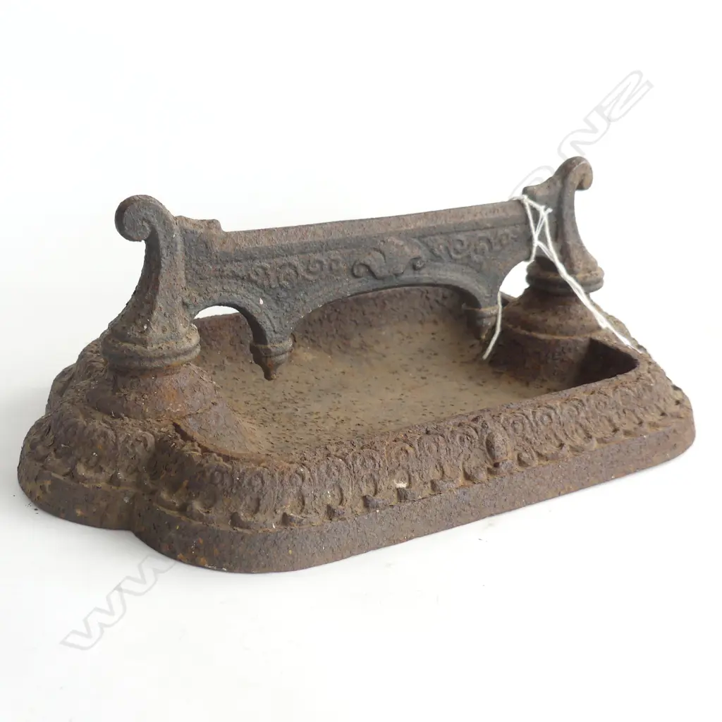 VINTAGE BOOT SCAPER W.410mm Image 1++