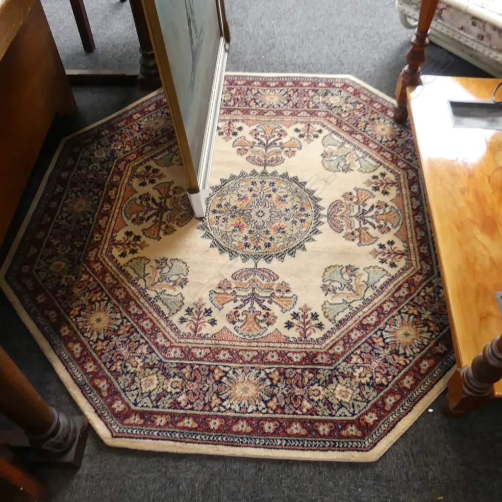 OCTAGONAL WOOL RUG DIA 1400MM Image 1++