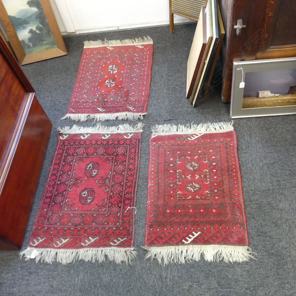3 ASST SMALL RED RUGS 740 X 530MM Image 1++