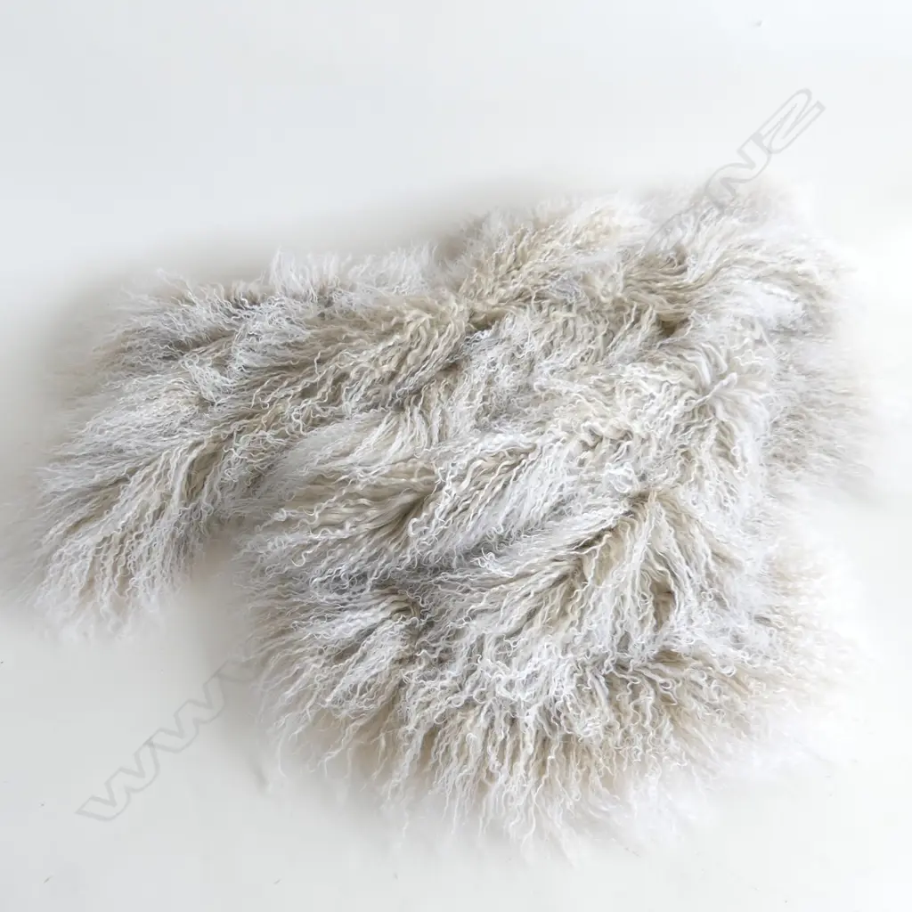 TIBETAN FAWN COL. LAMB HIDE  DOUBLE L. 160MM Image 1++