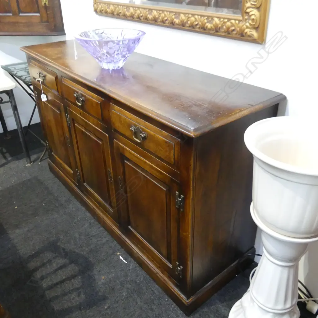 OAK GEORGIAN STYLE SIDEBOARD 1420 x 440 x 860mm Image 1++