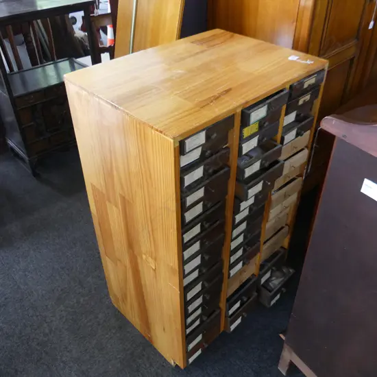LARGE SHELL COLLECTION IN COLLECTERS CABINET