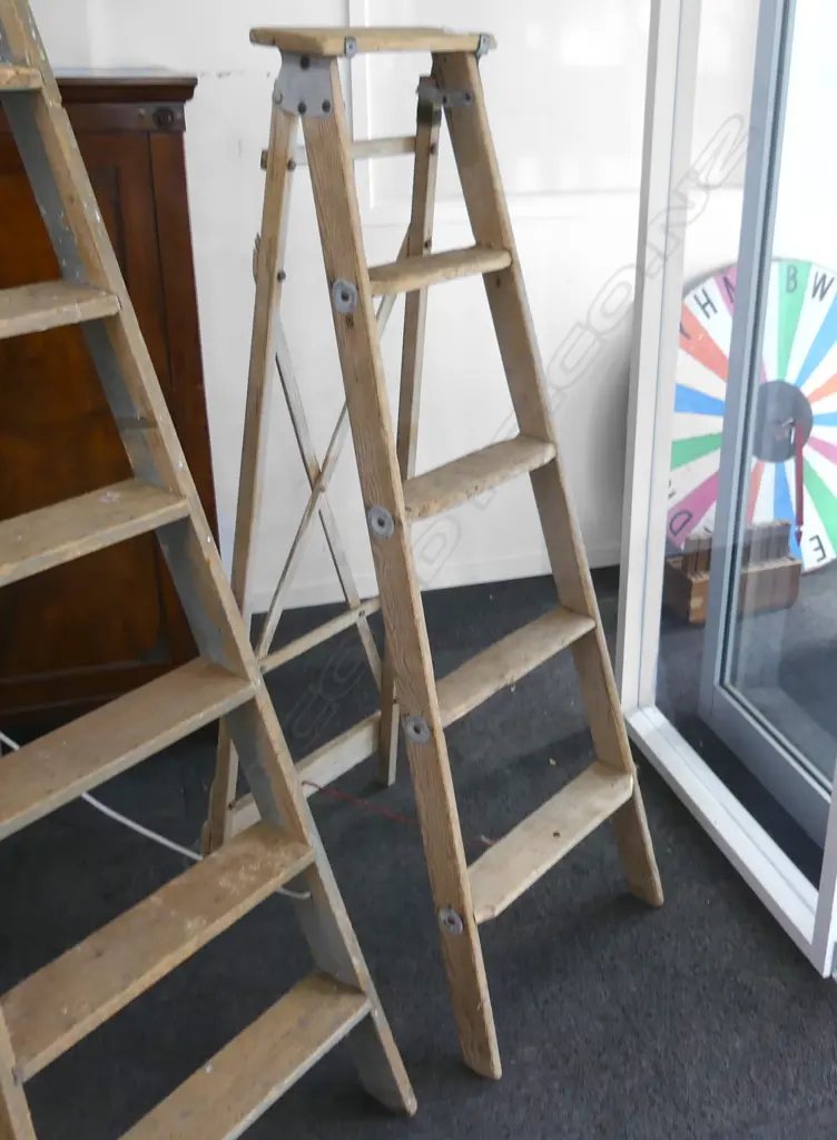 OLD WOODEN LADDER H.1550mm Image 1++
