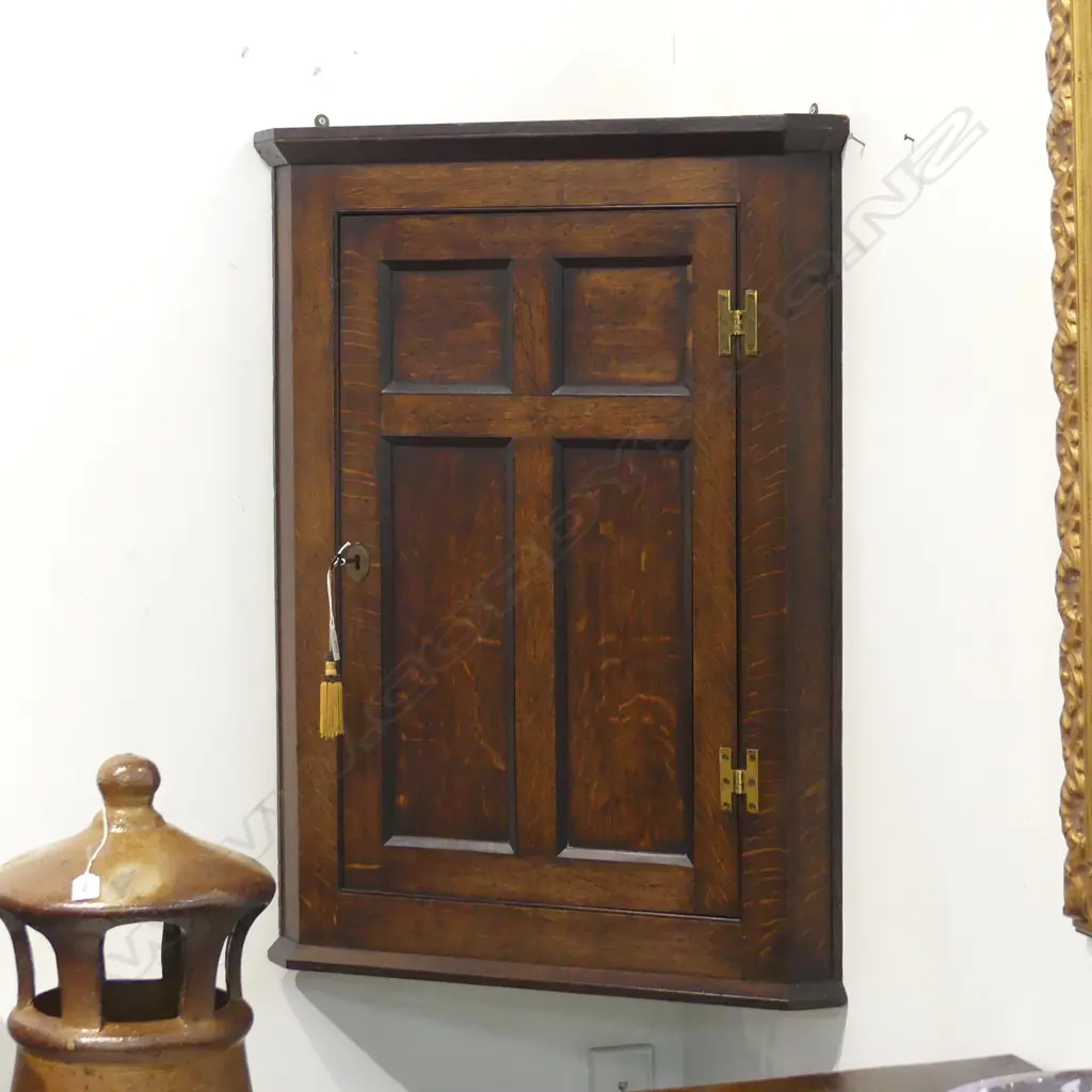 GEORGE III OAK HANGING CORNER CUPBOARD WITH KEY  H. 900 W. 670MM Image 1++