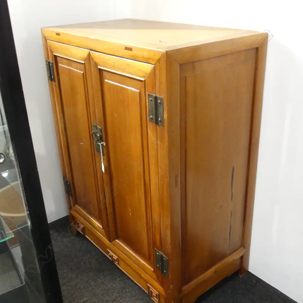 ORIENTAL CABINET 840x470x1085mm Image 1++