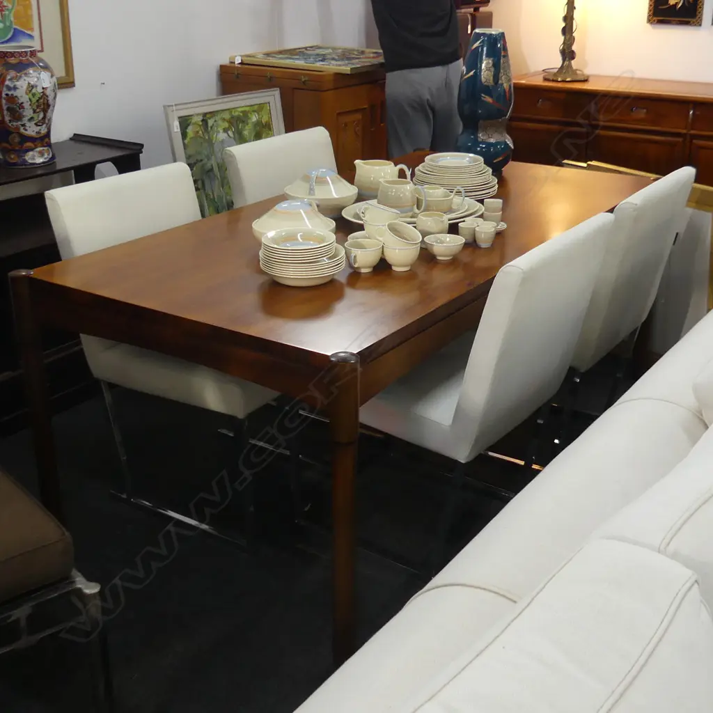 RETRO / MID CENTURY STYLE DINING TABLE Image 1++