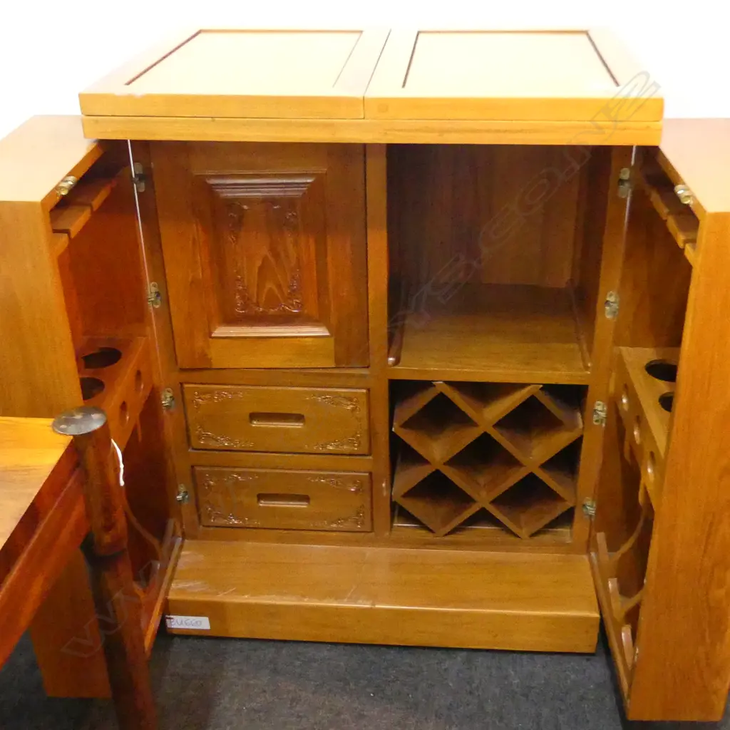 CARVED ORIENTAL DRINKS CABINET 750x510x965mm Image 1++