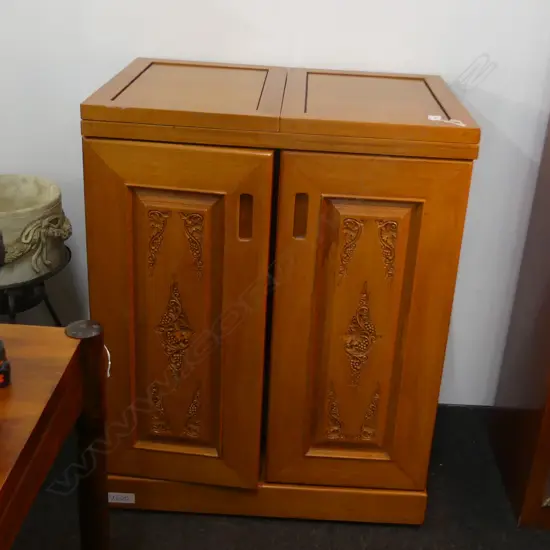CARVED ORIENTAL DRINKS CABINET 750x510x965mm