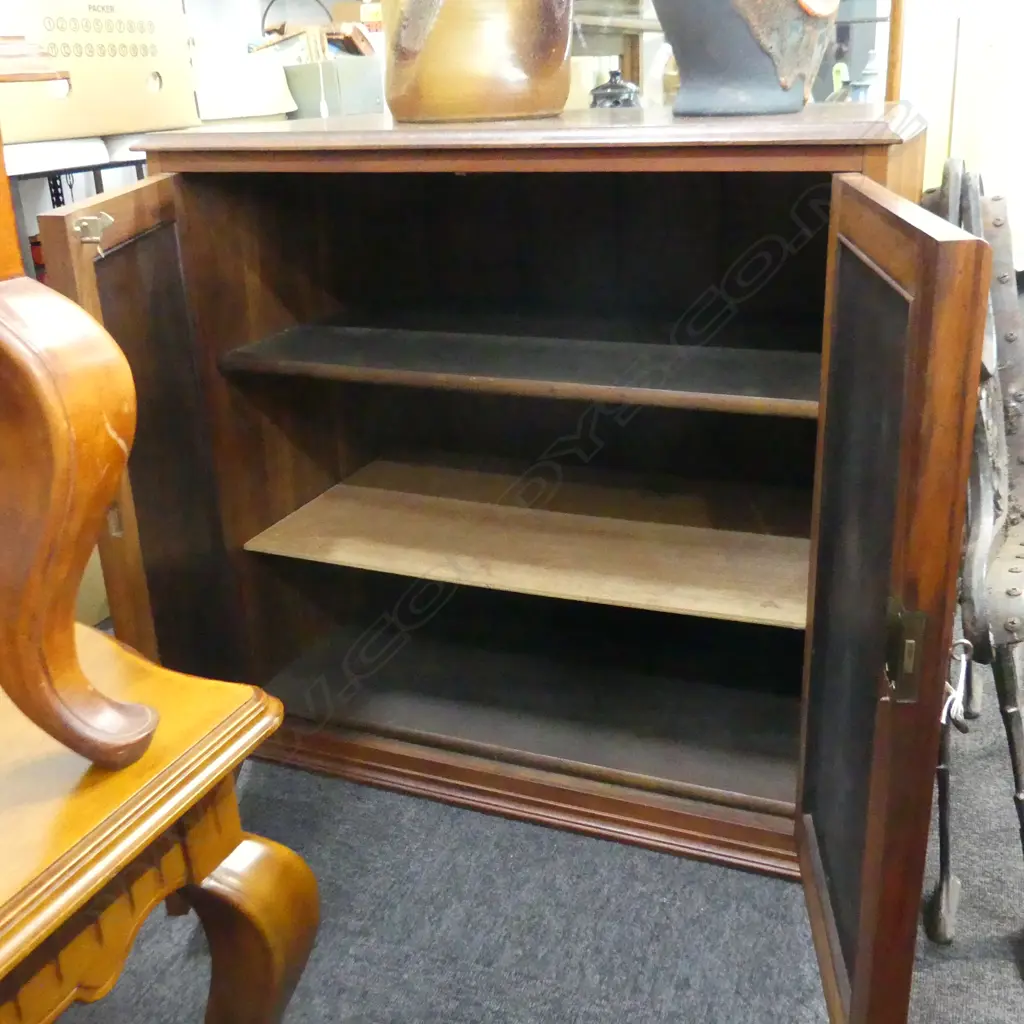 VINTAGE WOODEN 2 DOOR LOCKABLE CABINET w. 3 INTERNAL SHELVES 790x470x765mm + KEY Image 1++
