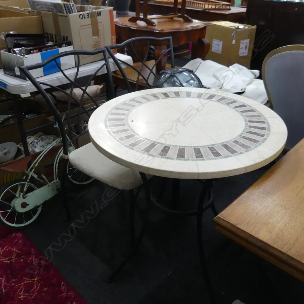 OUTDOOR TABLE AND TWO CHAIRS Image 1++