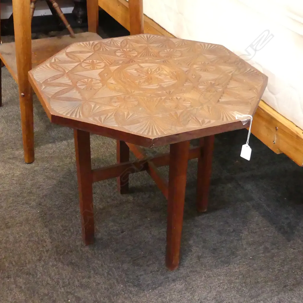 CHIP CARVED WOODEN OCTAGONAL SIDE TABLE DIA 545MM Image 1++