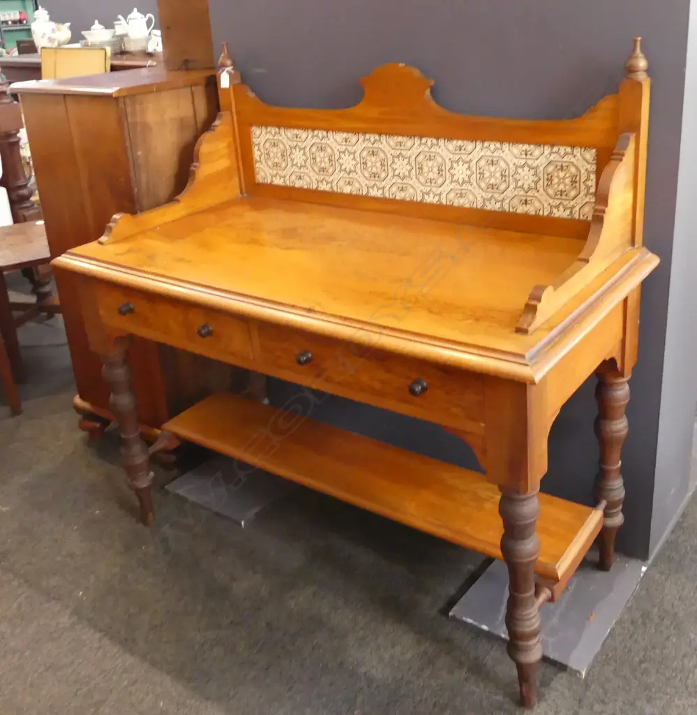 COLONIAL MOTTLED KAURI TILE BACK WASHSTAND 1160 x 600 x 1160mm Image 1++